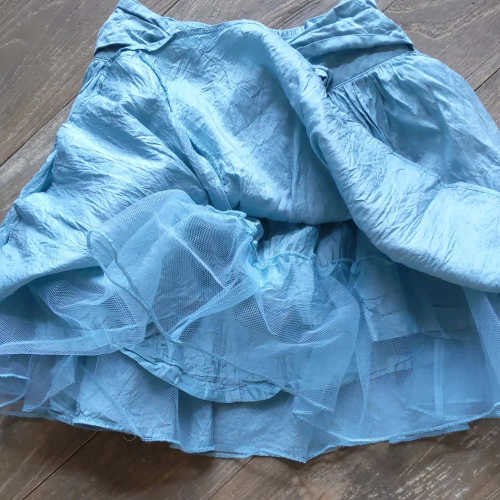 Size 3 j. Crew crewcuts silk skirt with tulle lining